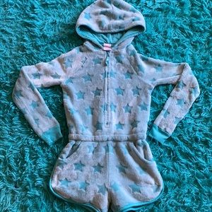 Star print fluffy romper